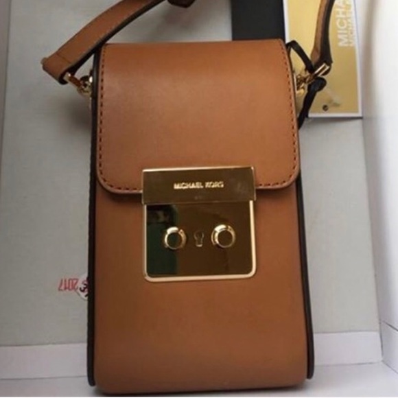 michael kors scout bag